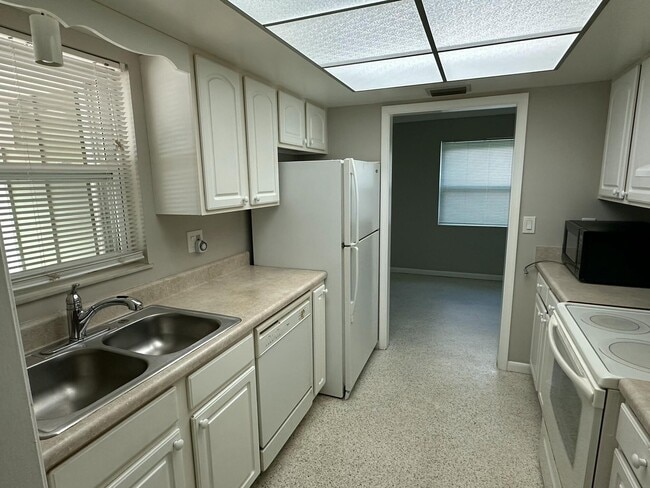 Foto del edificio - 2095 NW Fork Rd