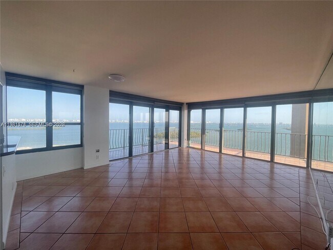 Foto del edificio - 780 NE 69th St