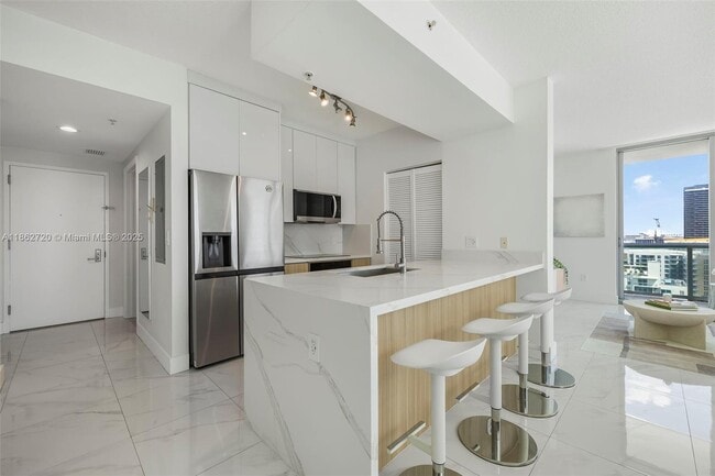 Foto del edificio - 333 NE 24th St