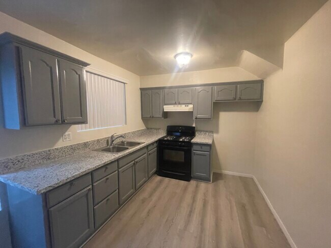 Foto del edificio - 151 E 95th St