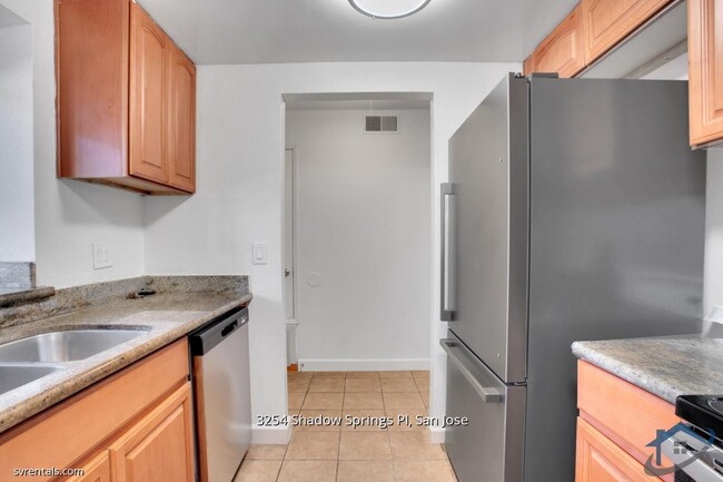 Foto del edificio - 3254 Shadow Springs Pl