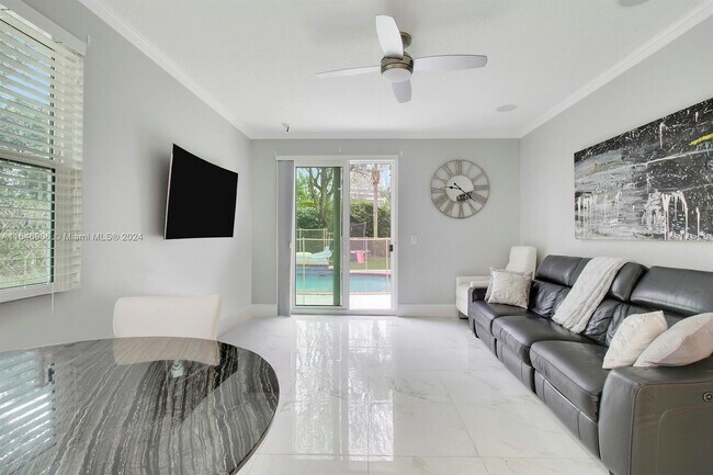 Foto del edificio - 6424 Egret Ave
