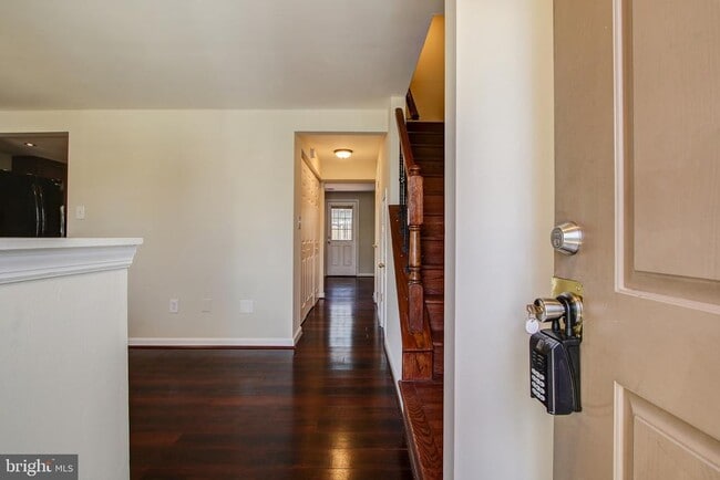 Building Photo - 6324 Lightburn Ct