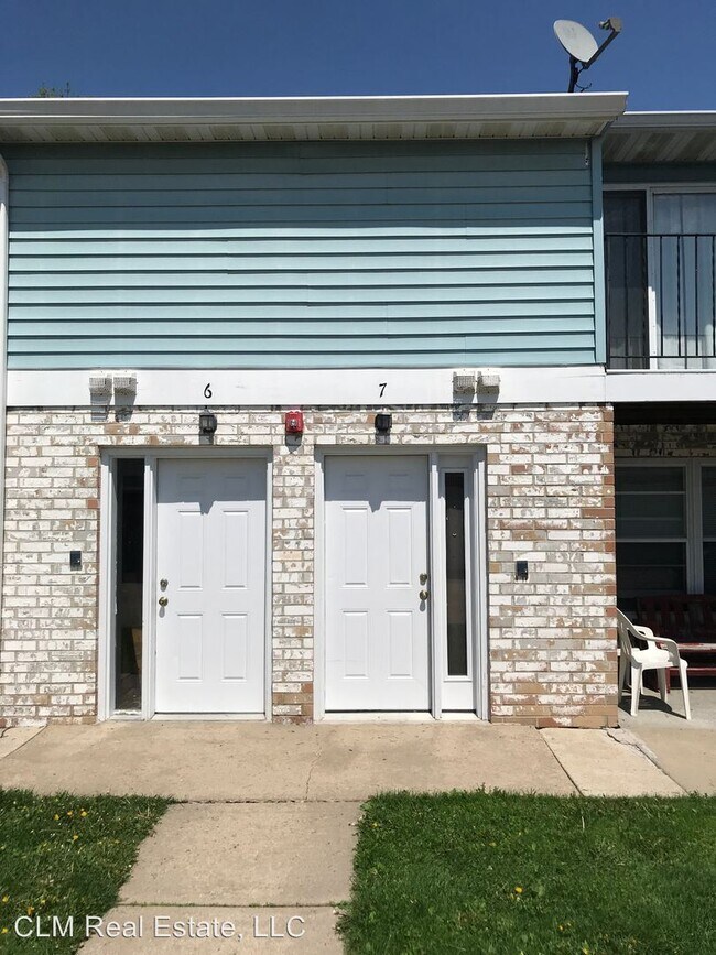 Building Photo - 601 E Oak St