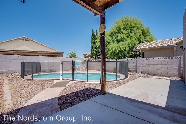Foto del edificio - 5 br, 3 bath House - 7370 W Beryllium Lane