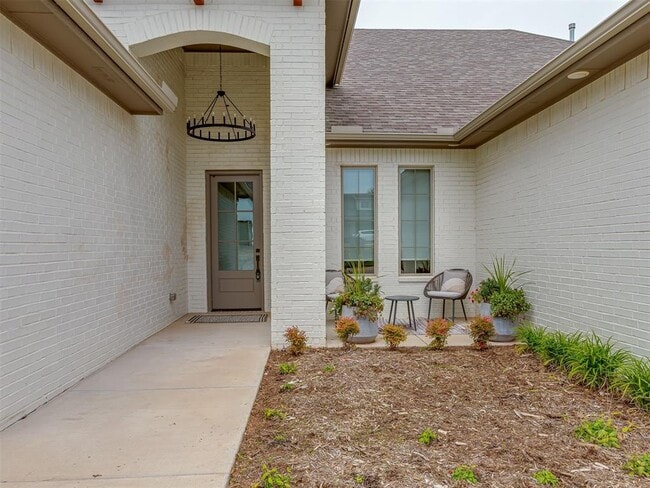 Foto del edificio - 1433 Sadie Creek Rd