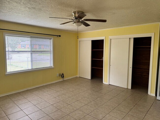Foto del edificio - 1-bed/1-bath Available Now!