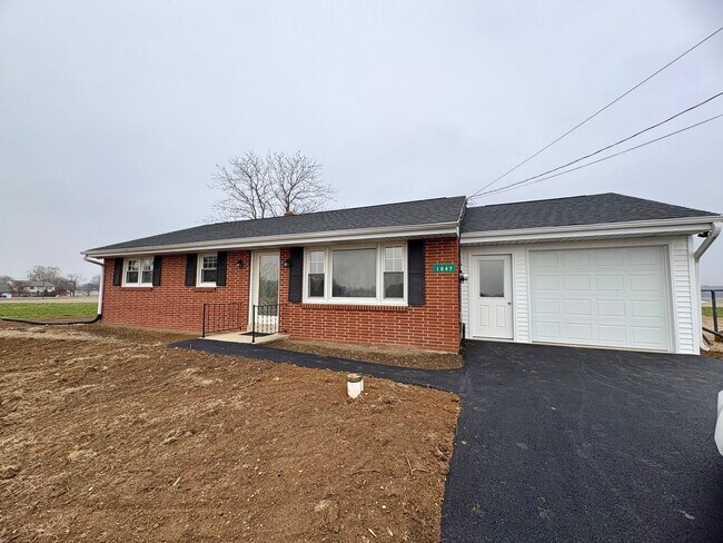 Foto del edificio - 3 Bedroom 1 Bathroom Rancher in Elizabethtown!