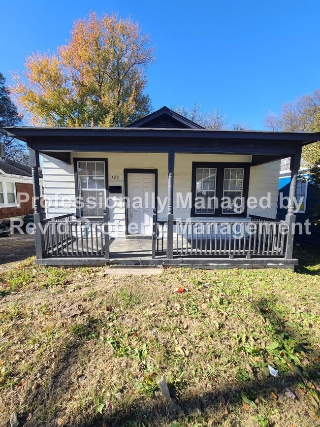Building Photo - 455 Carpenter St