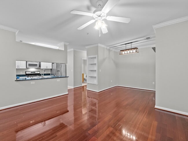 Building Photo - "Charming 1-Bed Condo Retreat with Granite...
