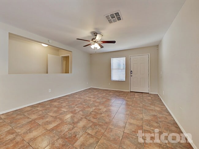 Building Photo - 11519 W Windrose Ave