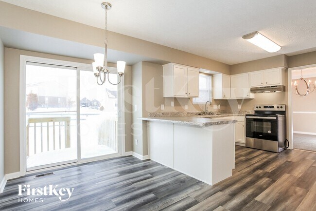 Foto del edificio - 26 Forest Pond Dr