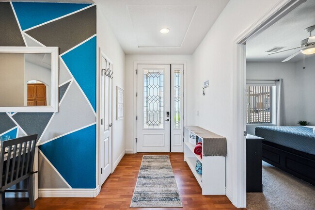 Foto del edificio - 3 BR + Bonus, Fully furnished, Includes Ut...