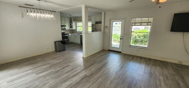 Foto del edificio - 200 NW 9th St