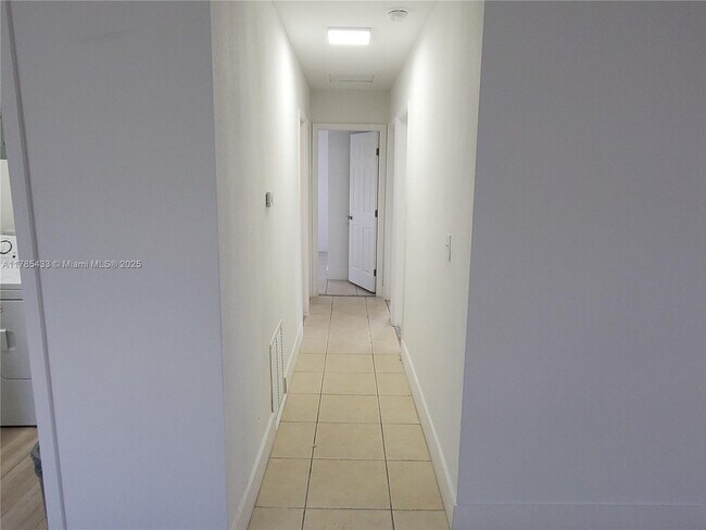 Foto del edificio - 10845 SW 221st St Rd