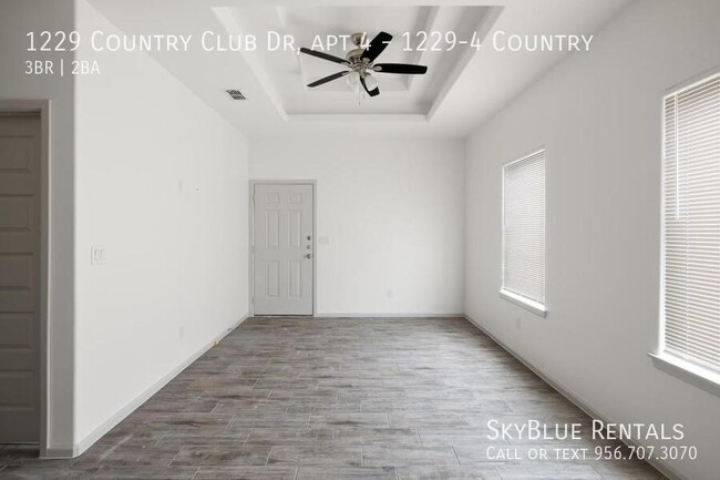 Foto del edificio - 1229 Country Club Dr