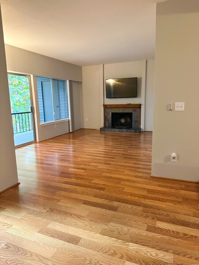 Building Photo - 8501 Zircon Dr SW
