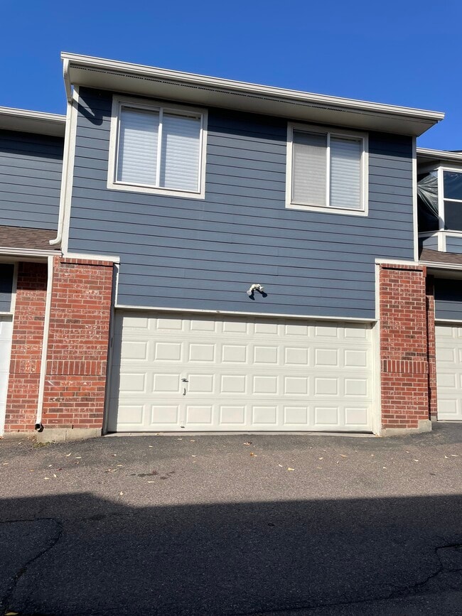 Building Photo - 2436 W 82nd Pl