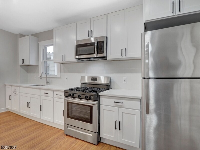 Foto principal - 548 Morris St