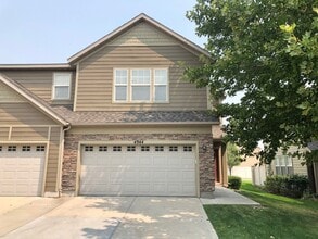 Building Photo - 4944 Mimosa St