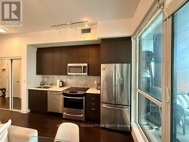 Building Photo - 50 Bruyeres Mews