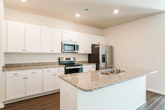 Building Photo - Welcome Home to Regal Farms in Myrtle Beach, SC