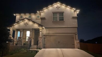 Building Photo - 6017 Teodoro Bend