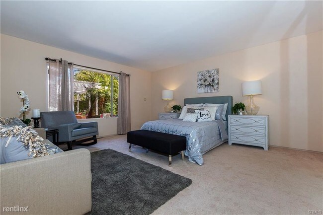 Building Photo - 4 br, 4 bath House - 504 Santiago Ave