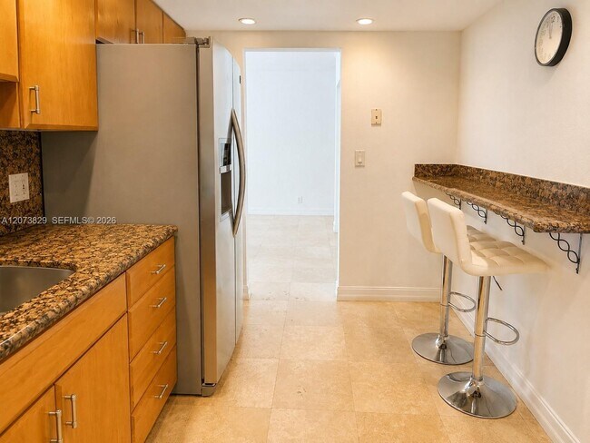 Building Photo - 4001 S Ocean Dr