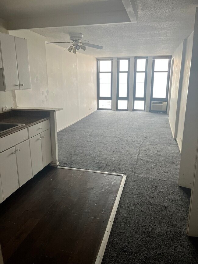 Foto del edificio - 6700 S South Shore Dr
