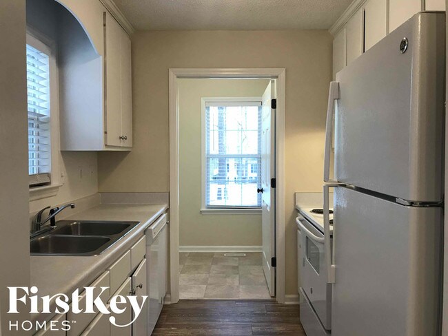 Building Photo - 101 Evan Ct