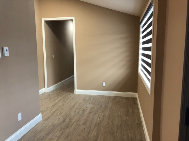 Building Photo - 3488 Riverside Dr