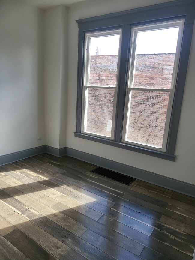 Foto del edificio - 1940 S Trumbull Ave