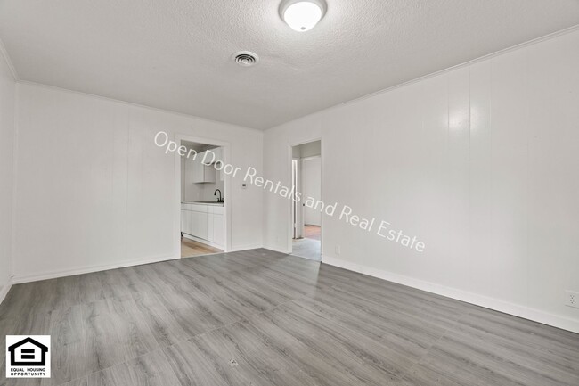 Building Photo - 1/2 off first month's and second months re...
