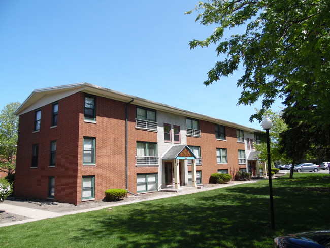 Building Photo - La Vue Lake Apartments