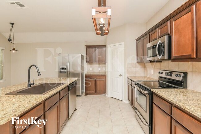 Foto del edificio - 546 Clearlake Dr