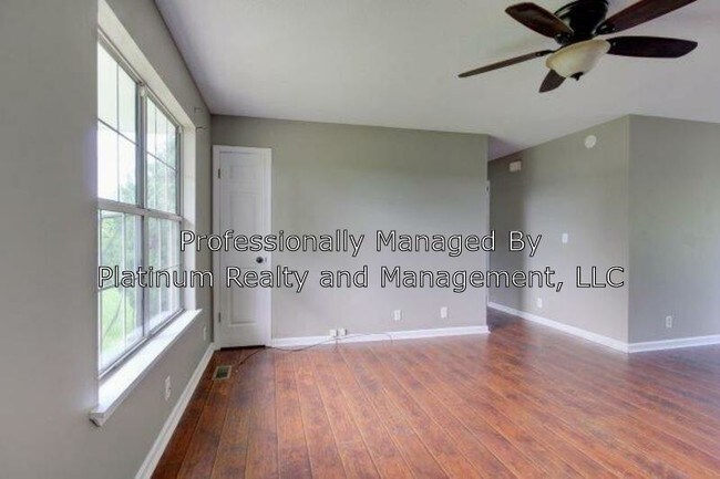 Foto del edificio - 4851 Woodrow Rd
