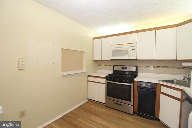 Foto del edificio - 7 Joyner Ct
