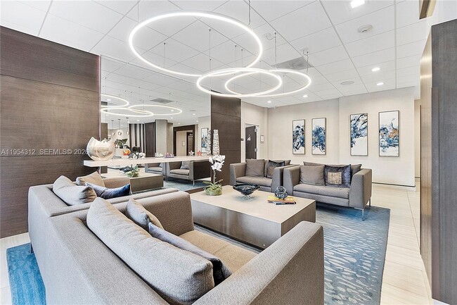 Building Photo - 90 Edgewater Dr