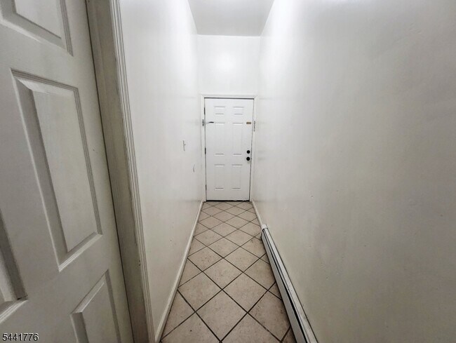 Foto del edificio - 45 Winans Ave