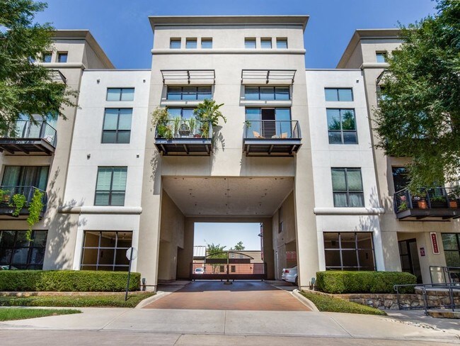 Foto del edificio - 4605 Cedar Springs Rd