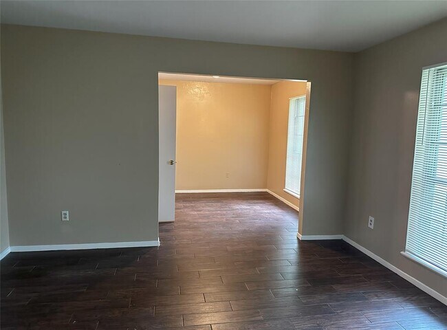 Foto del edificio - 11323 Sageway Dr