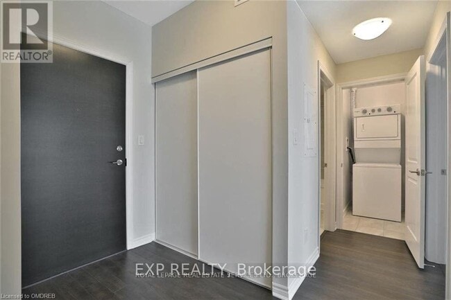 Photo du bâtiment - 150-150 Oak Park Blvd