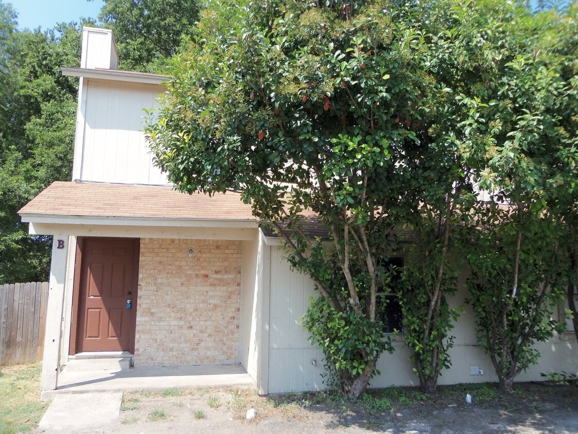 Primary Photo - 6014 B Conti in SE Austin!!