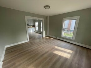 Building Photo - 52 Chestnut Ave