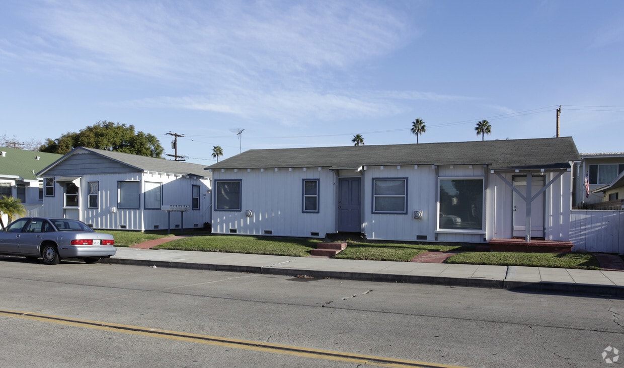 Primary Photo - 130-132 Broadway
