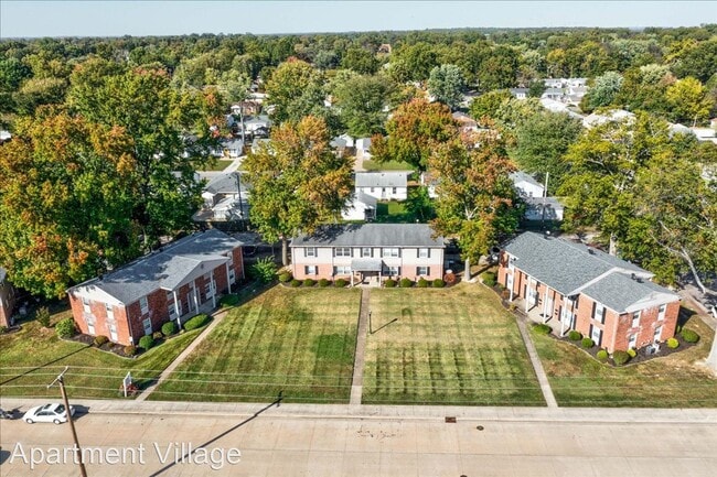 Building Photo - 2 br, 1 bath House - 2910 Ravenswood Dr