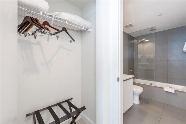 Foto del edificio - 6551 Collins Ave