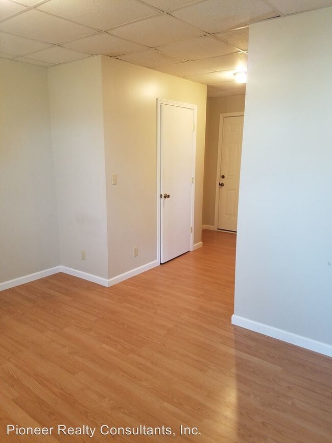 Foto del edificio - 5807-5815 Lincoln Ave