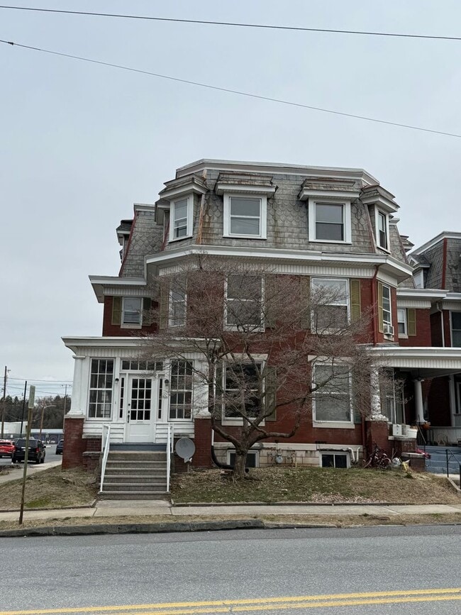 Building Photo - 49 W Commerce St